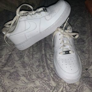 Youth size 5.5 Air Force One